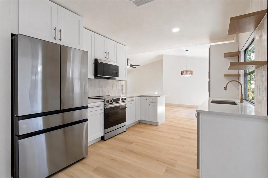 For Sale: $325,000 (3 beds, 2 baths, 1508 Square Feet)