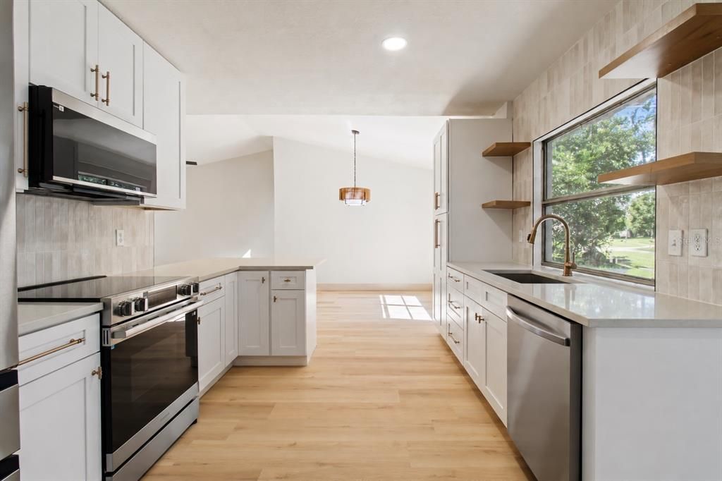 For Sale: $325,000 (3 beds, 2 baths, 1508 Square Feet)