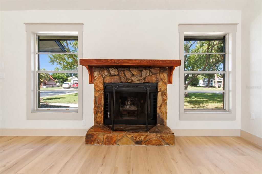For Sale: $325,000 (3 beds, 2 baths, 1508 Square Feet)