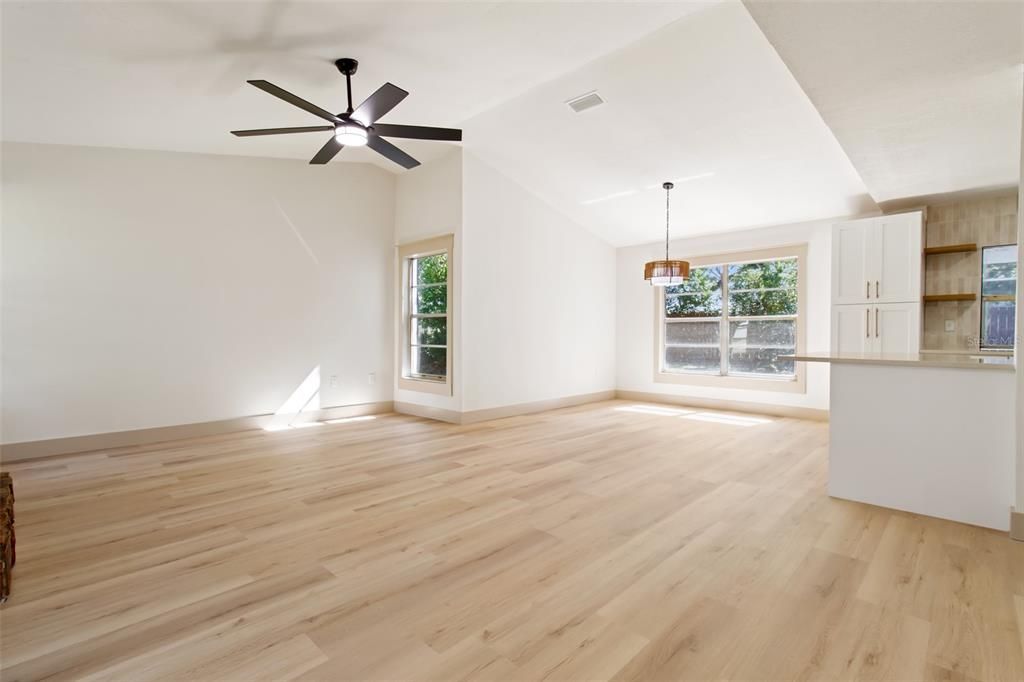 For Sale: $325,000 (3 beds, 2 baths, 1508 Square Feet)