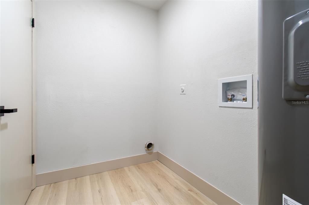 For Sale: $325,000 (3 beds, 2 baths, 1508 Square Feet)