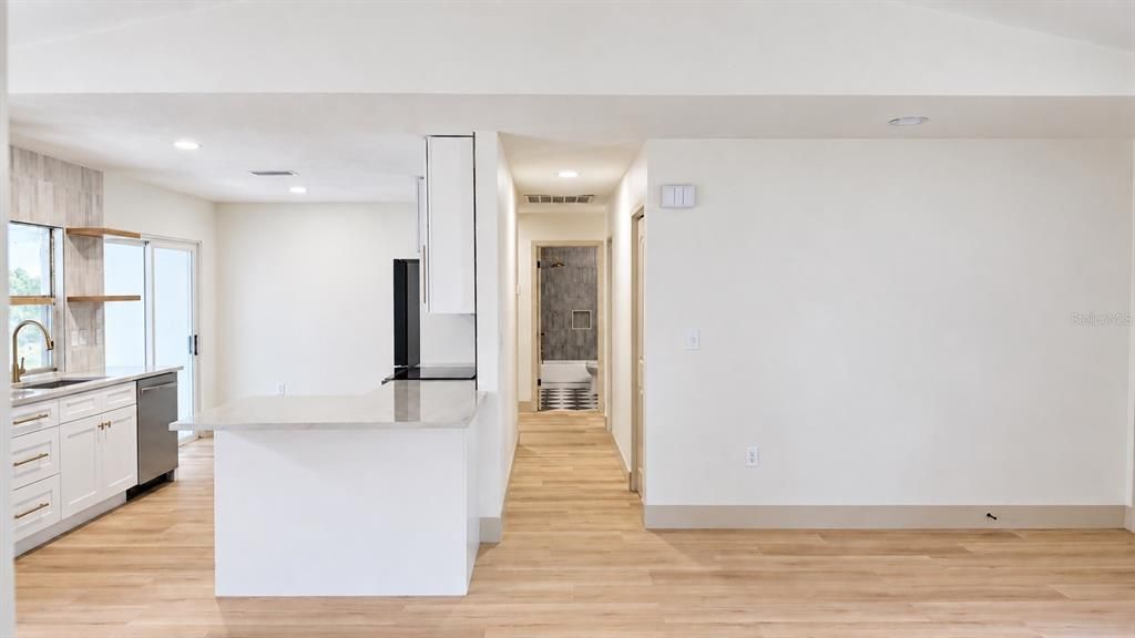 For Sale: $325,000 (3 beds, 2 baths, 1508 Square Feet)