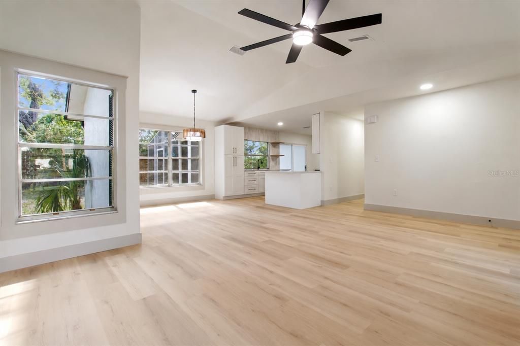 For Sale: $325,000 (3 beds, 2 baths, 1508 Square Feet)