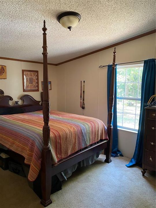 For Sale: $279,500 (4 beds, 2 baths, 2144 Square Feet)