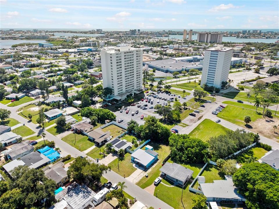 For Sale: $375,000 (2 beds, 1 baths, 1030 Square Feet)
