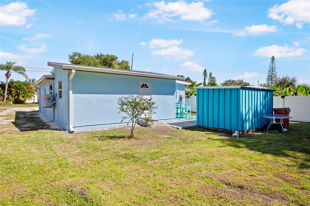 For Sale: $375,000 (2 beds, 1 baths, 1030 Square Feet)