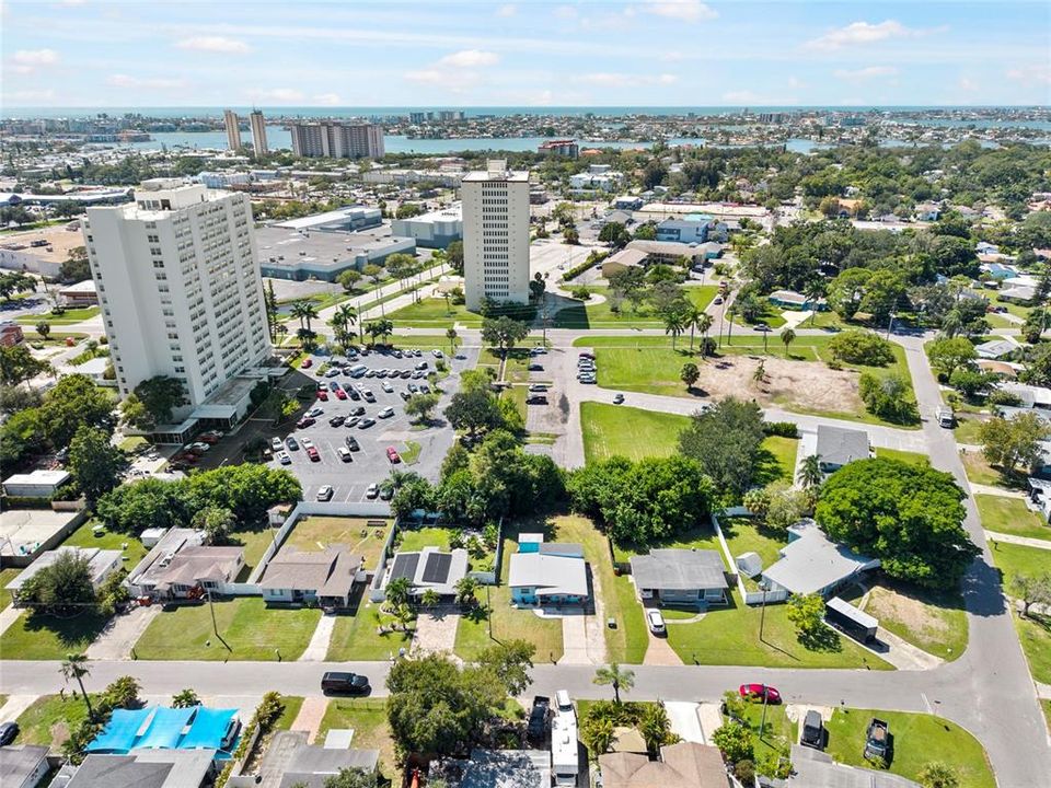 For Sale: $375,000 (2 beds, 1 baths, 1030 Square Feet)