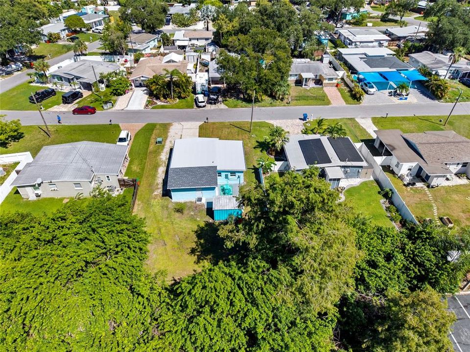 For Sale: $375,000 (2 beds, 1 baths, 1030 Square Feet)