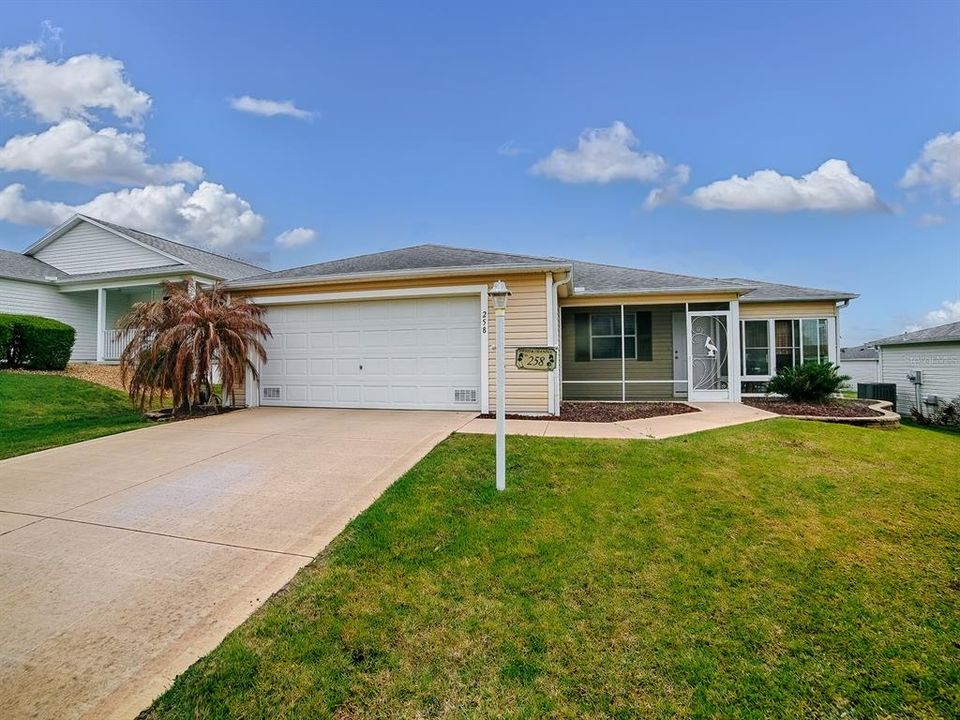 En Venta: $298,000 (2 camas, 2 baños, 1130 Pies cuadrados)