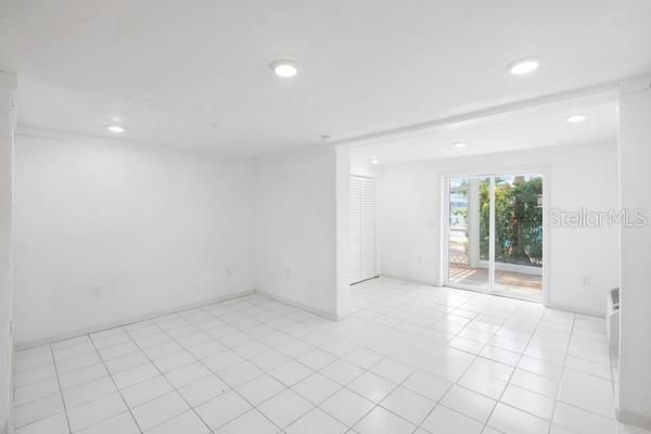 Active With Contract: $1,499,000 (2 beds, 3 baths, 1696 Square Feet)