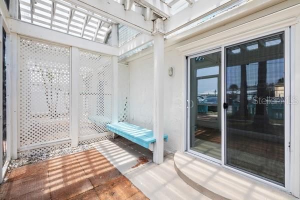 Active With Contract: $1,499,000 (2 beds, 3 baths, 1696 Square Feet)