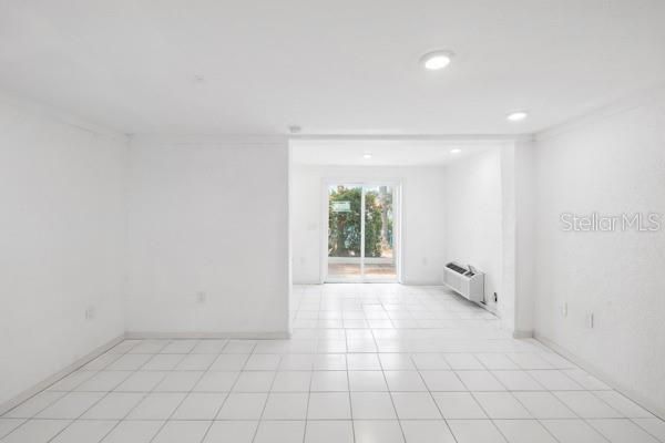 Active With Contract: $1,499,000 (2 beds, 3 baths, 1696 Square Feet)