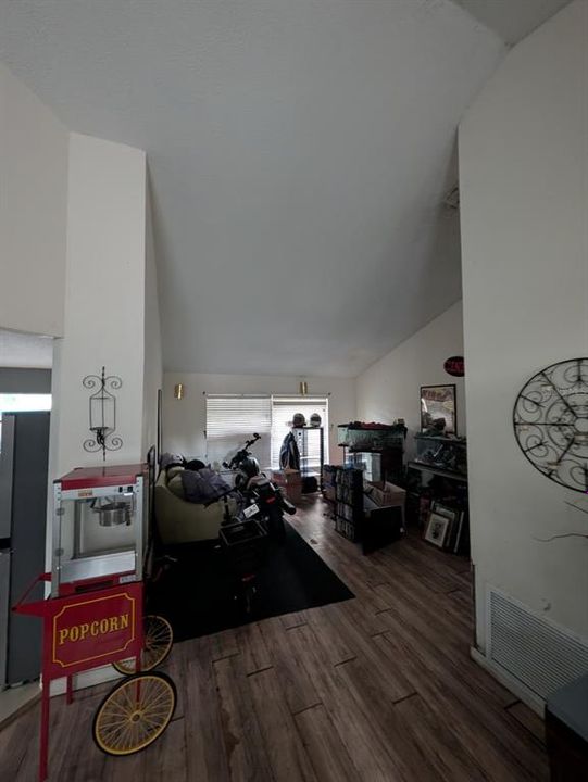 На продажу: $379,900 (4 спален, 3 ванн, 2101 Квадратных фут)