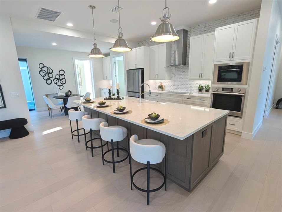 En Venta: $2,499,000 (5 camas, 5 baños, 4623 Pies cuadrados)