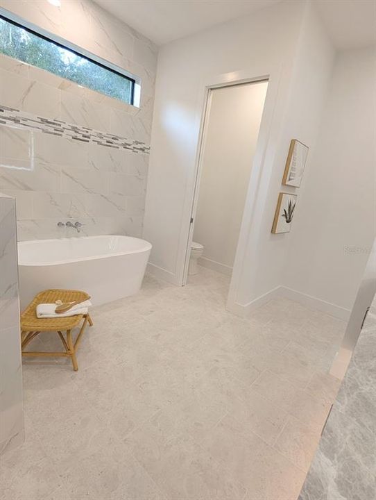 En Venta: $2,499,000 (5 camas, 5 baños, 4623 Pies cuadrados)