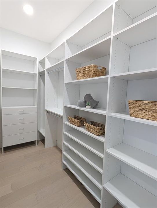 En Venta: $2,499,000 (5 camas, 5 baños, 4623 Pies cuadrados)