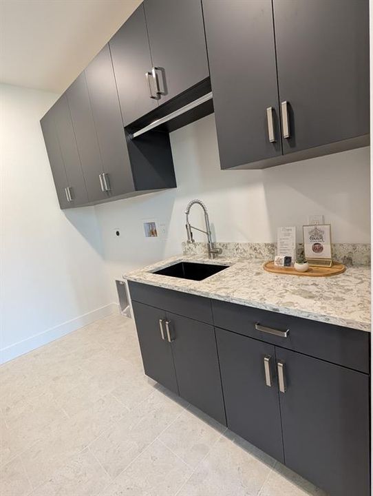 En Venta: $2,499,000 (5 camas, 5 baños, 4623 Pies cuadrados)