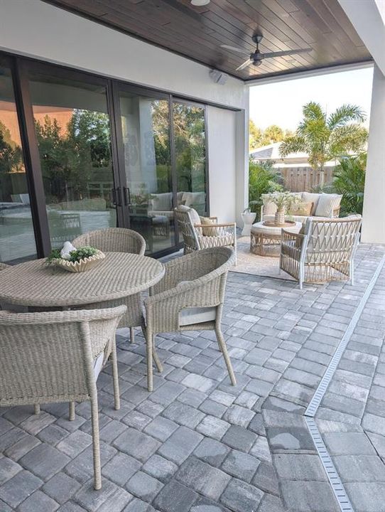 En Venta: $2,499,000 (5 camas, 5 baños, 4623 Pies cuadrados)