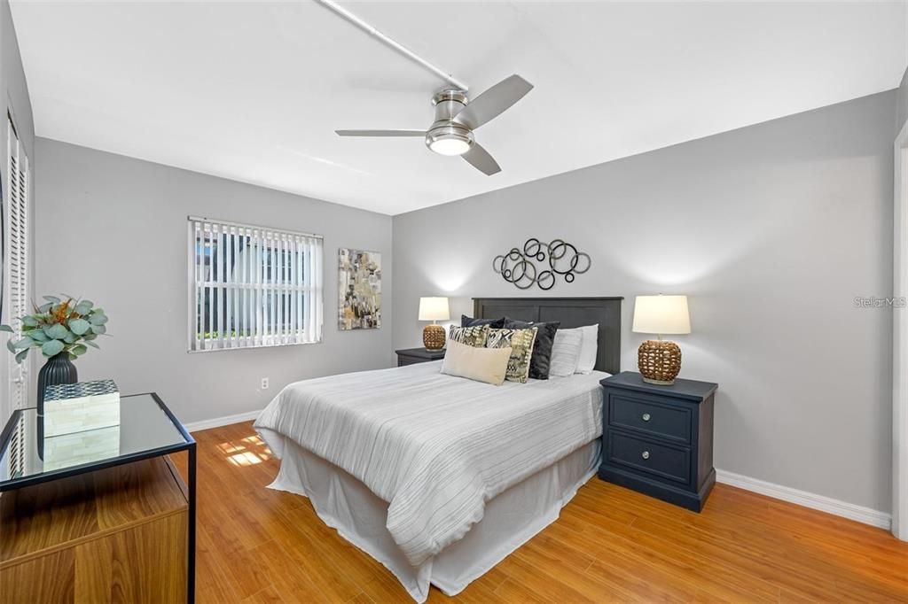 For Sale: $160,000 (2 beds, 2 baths, 840 Square Feet)