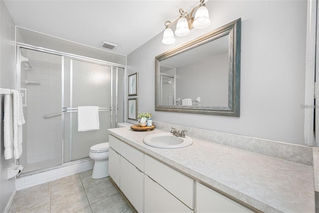 For Sale: $160,000 (2 beds, 2 baths, 840 Square Feet)