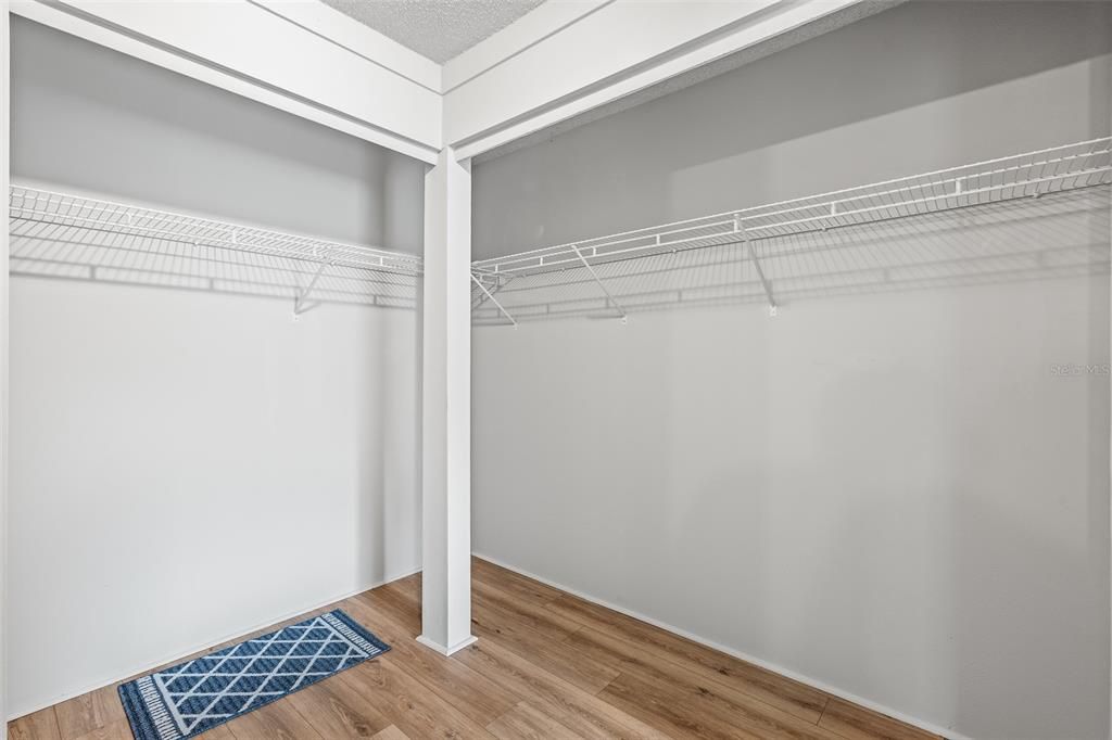 For Sale: $169,000 (2 beds, 2 baths, 1006 Square Feet)