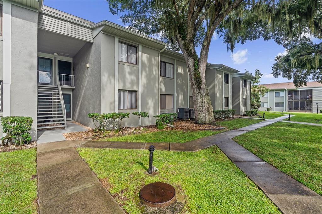 For Sale: $169,000 (2 beds, 2 baths, 1006 Square Feet)