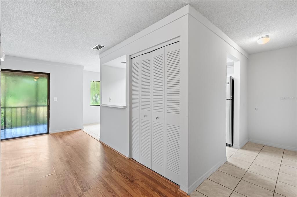 For Sale: $169,000 (2 beds, 2 baths, 1006 Square Feet)