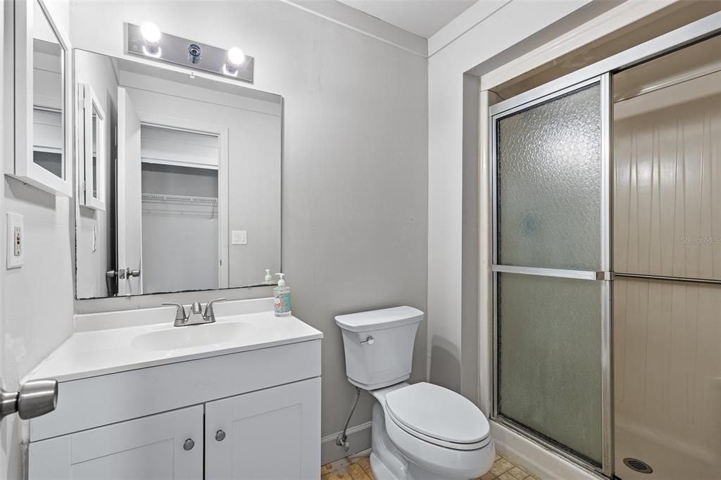 For Sale: $169,000 (2 beds, 2 baths, 1006 Square Feet)