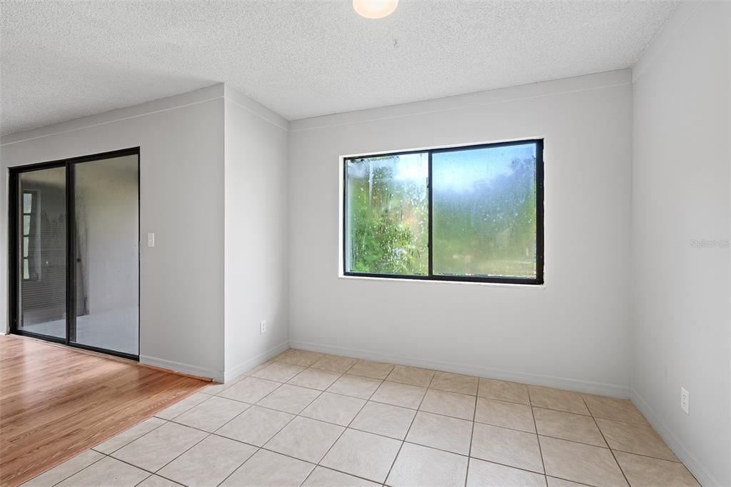For Sale: $169,000 (2 beds, 2 baths, 1006 Square Feet)