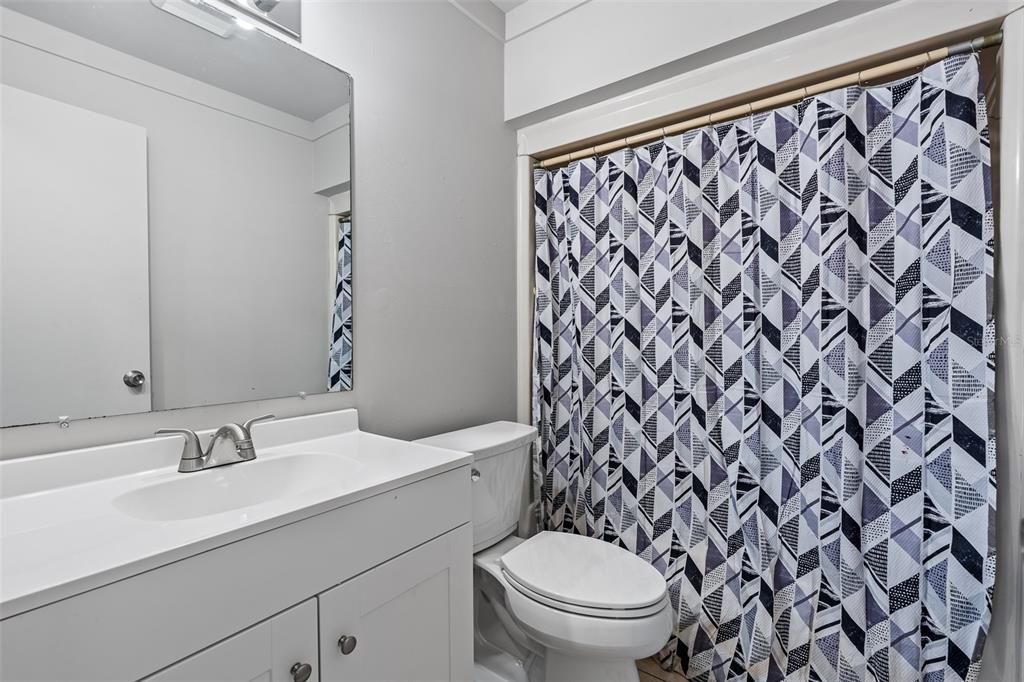 For Sale: $169,000 (2 beds, 2 baths, 1006 Square Feet)