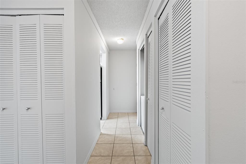 For Sale: $169,000 (2 beds, 2 baths, 1006 Square Feet)
