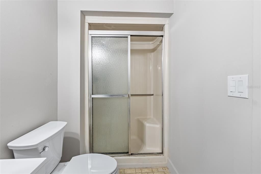 For Sale: $169,000 (2 beds, 2 baths, 1006 Square Feet)