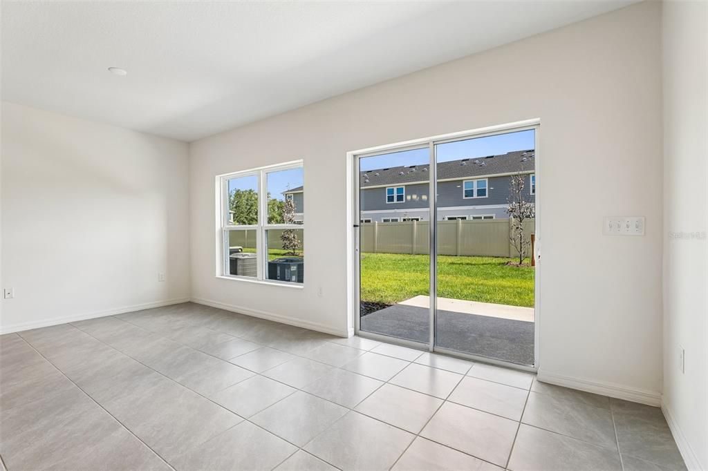 На продажу: $225,009 (3 спален, 2 ванн, 1557 Квадратных фут)