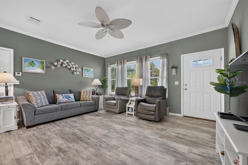 For Sale: $392,000 (3 beds, 2 baths, 1920 Square Feet)