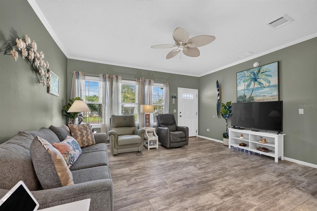 For Sale: $392,000 (3 beds, 2 baths, 1920 Square Feet)