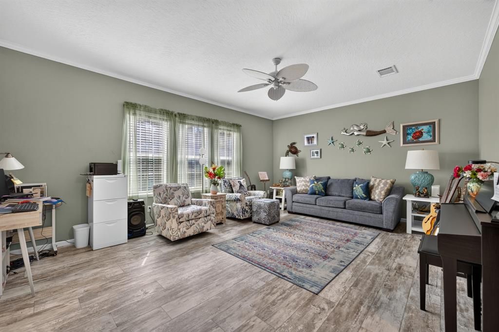 For Sale: $392,000 (3 beds, 2 baths, 1920 Square Feet)