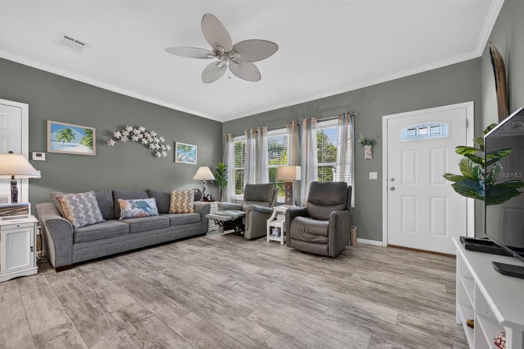 For Sale: $392,000 (3 beds, 2 baths, 1920 Square Feet)