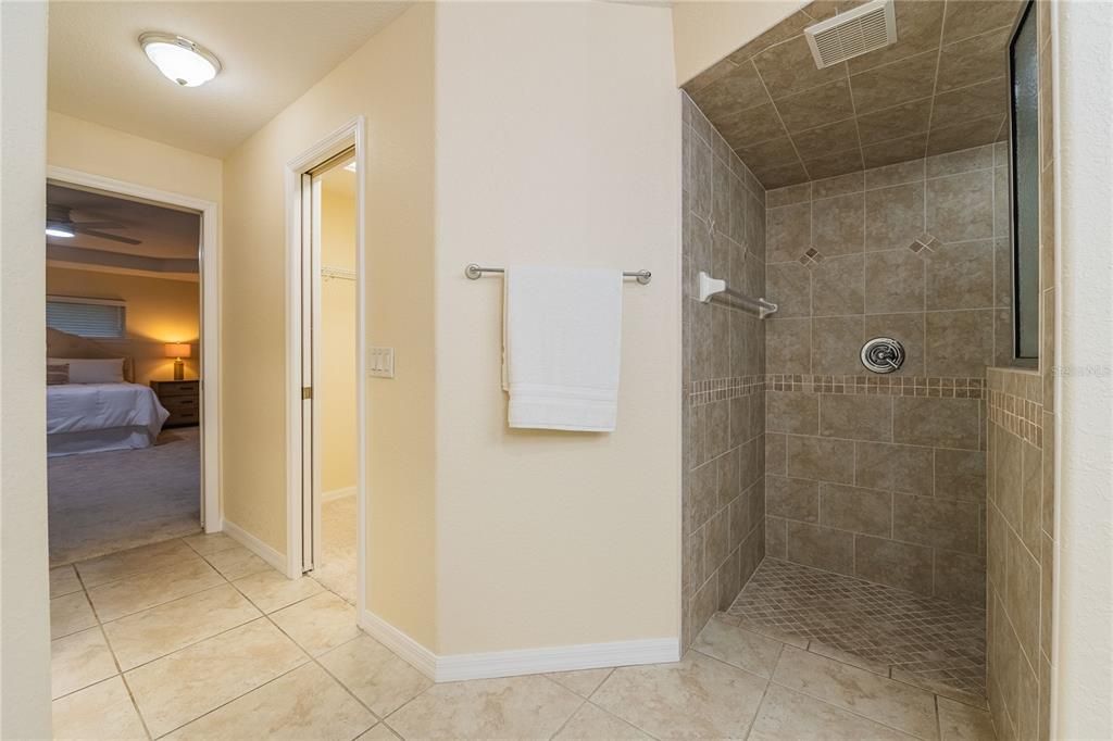 For Sale: $679,000 (3 beds, 2 baths, 2539 Square Feet)