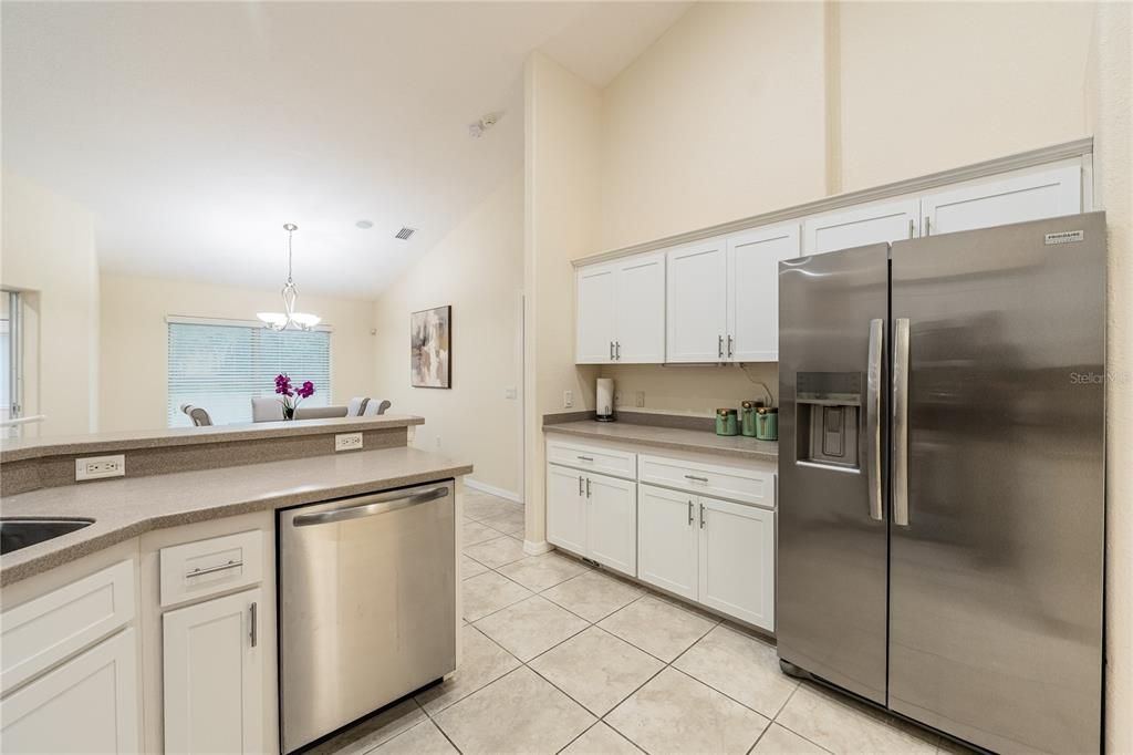 For Sale: $679,000 (3 beds, 2 baths, 2539 Square Feet)