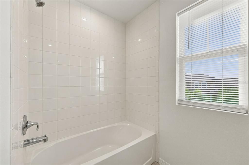 En Venta: $535,000 (3 camas, 2 baños, 2373 Pies cuadrados)