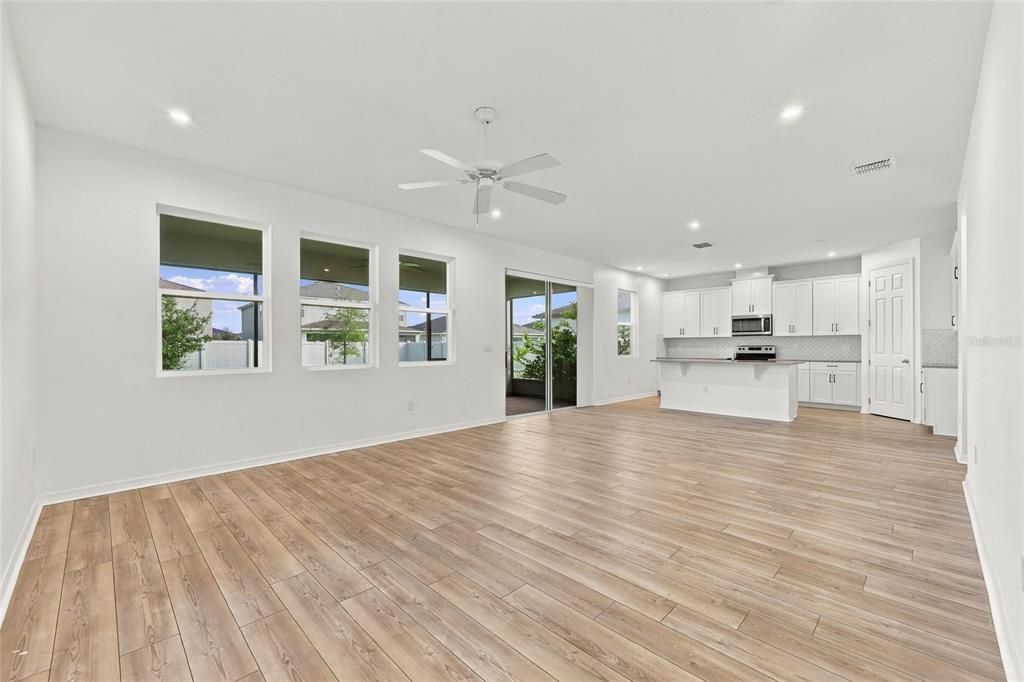 En Venta: $535,000 (3 camas, 2 baños, 2373 Pies cuadrados)