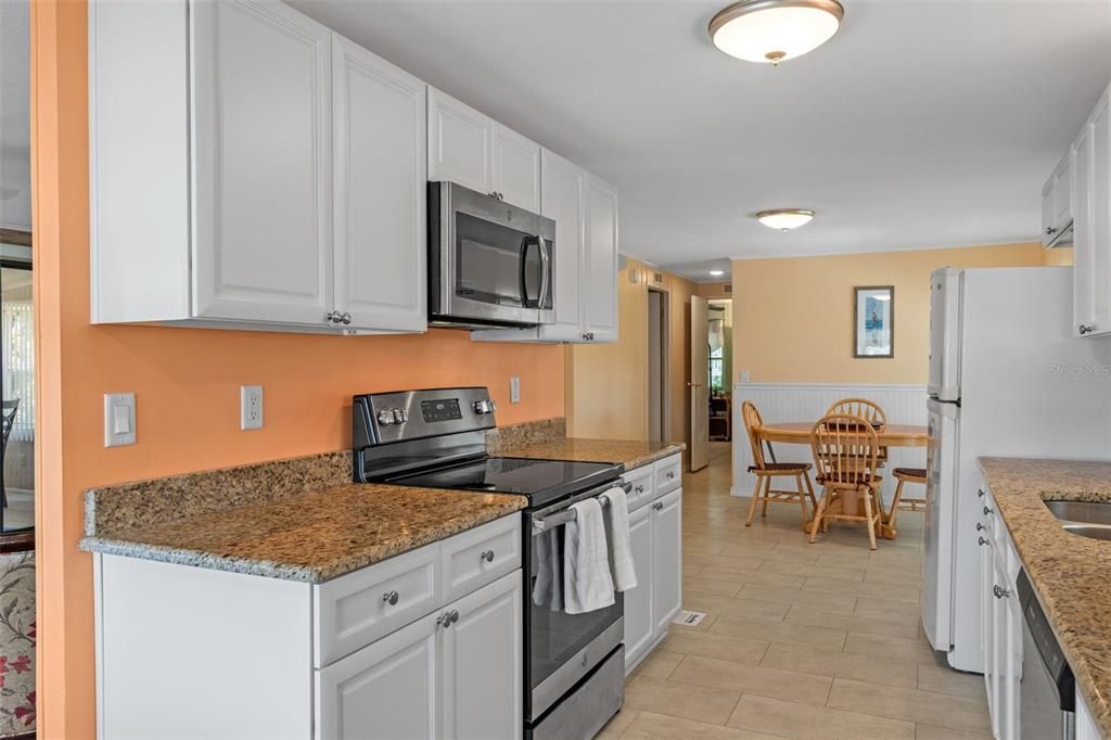 Active With Contract: $154,000 (2 beds, 2 baths, 1104 Square Feet)