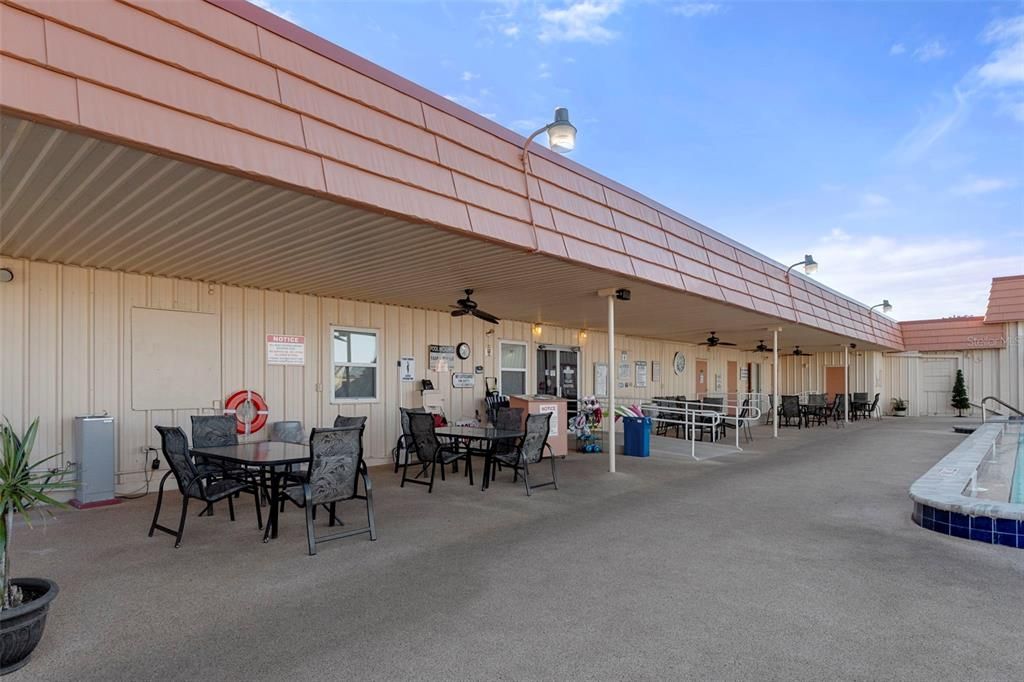 Active With Contract: $154,000 (2 beds, 2 baths, 1104 Square Feet)