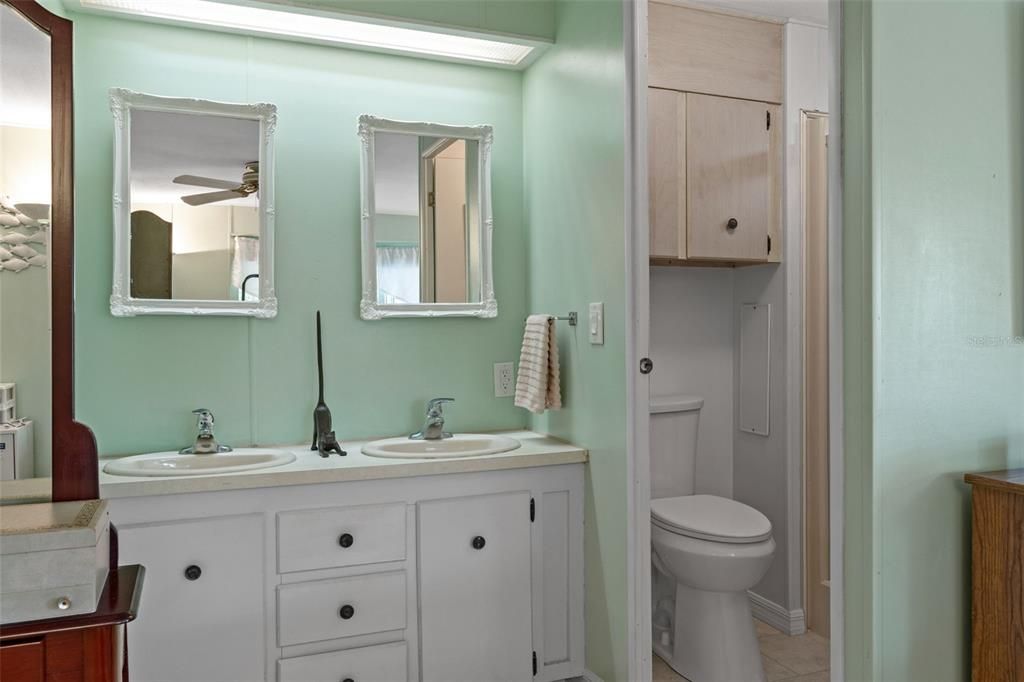 Active With Contract: $154,000 (2 beds, 2 baths, 1104 Square Feet)