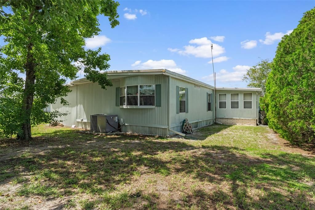 Active With Contract: $154,000 (2 beds, 2 baths, 1104 Square Feet)