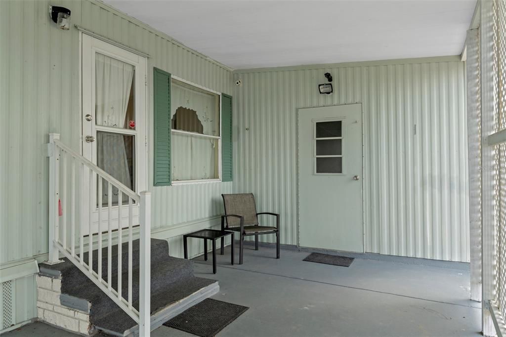 Active With Contract: $154,000 (2 beds, 2 baths, 1104 Square Feet)