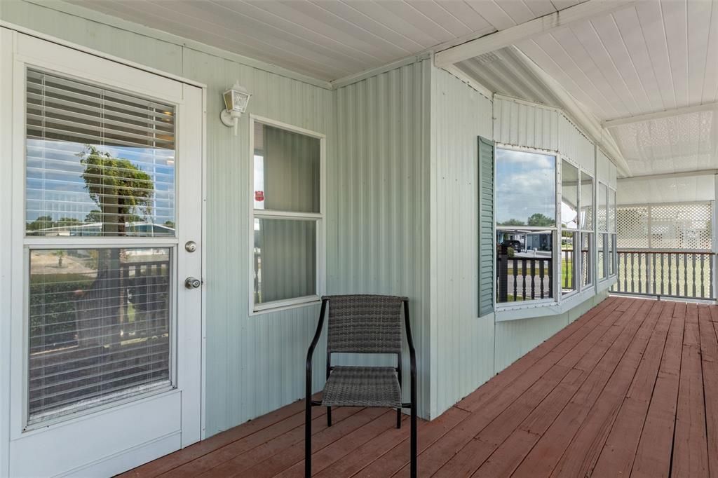 Active With Contract: $154,000 (2 beds, 2 baths, 1104 Square Feet)