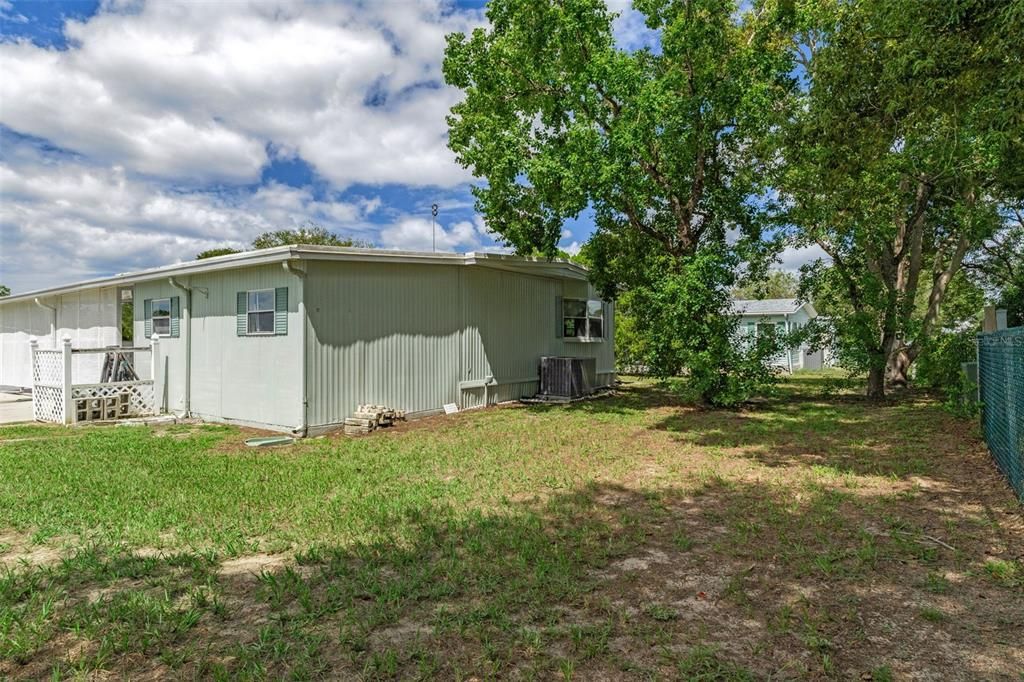 Active With Contract: $154,000 (2 beds, 2 baths, 1104 Square Feet)