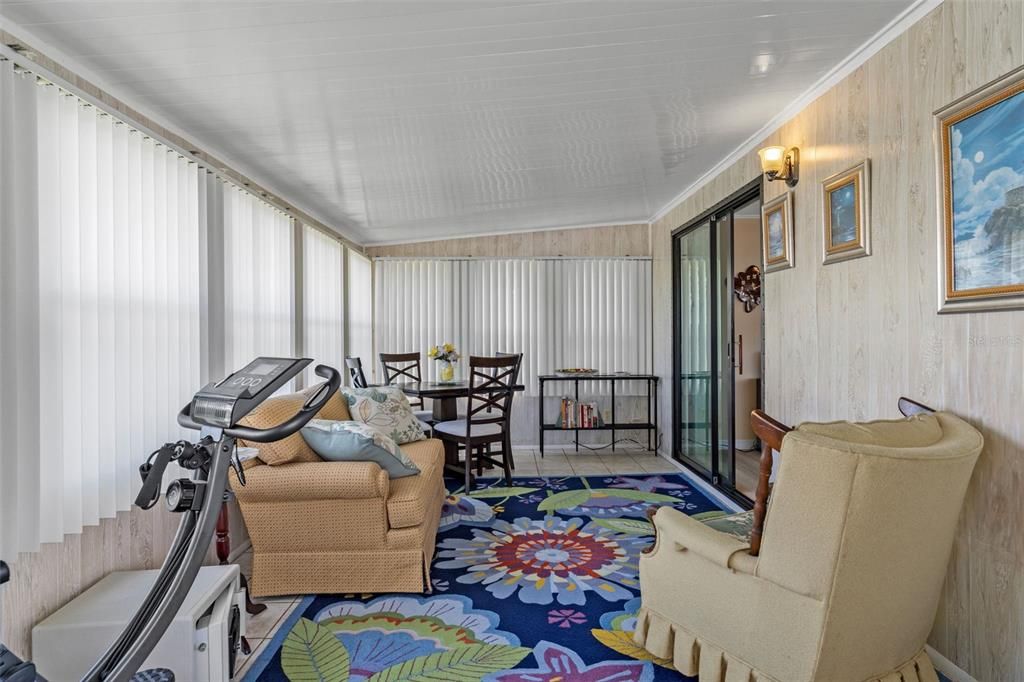 Active With Contract: $154,000 (2 beds, 2 baths, 1104 Square Feet)