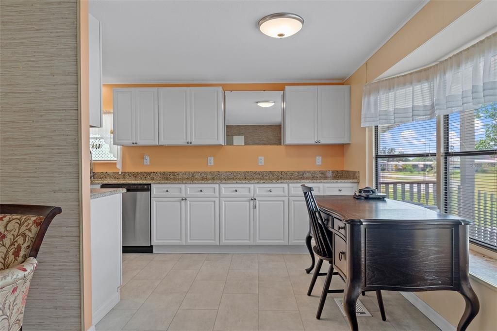 Active With Contract: $154,000 (2 beds, 2 baths, 1104 Square Feet)